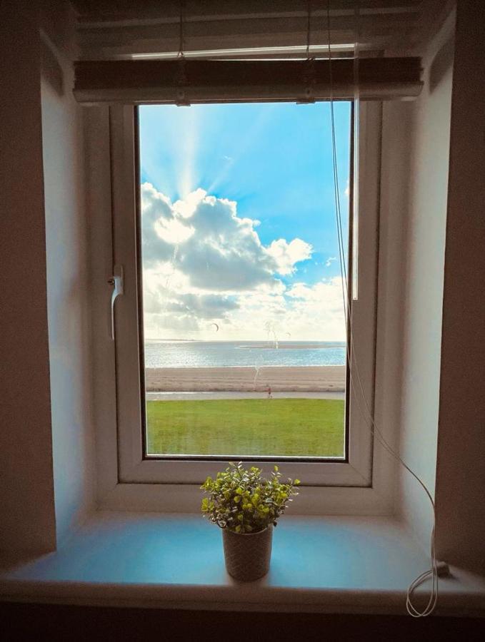 לאנלי Sea View Apartment At The Beach! מראה חיצוני תמונה